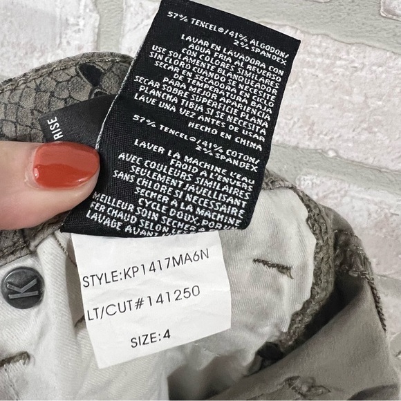 Kut from the Kloth Donna High Rise Ankle Skinny Jeans in Snakeskin Wash Size 4 - Picture 9 of 9